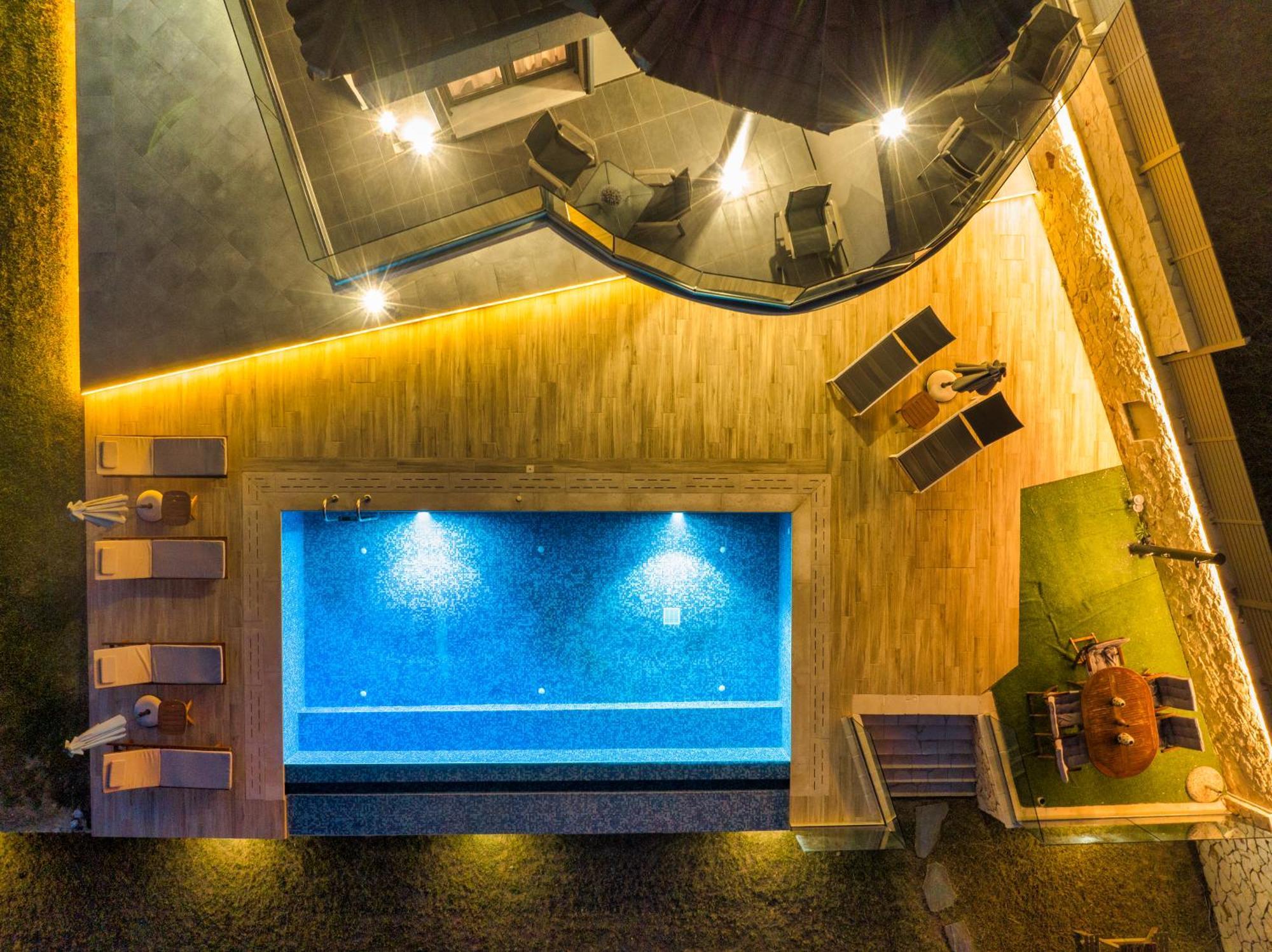 Violet Beach Front Private Villa ลากานาส ภายนอก รูปภาพ