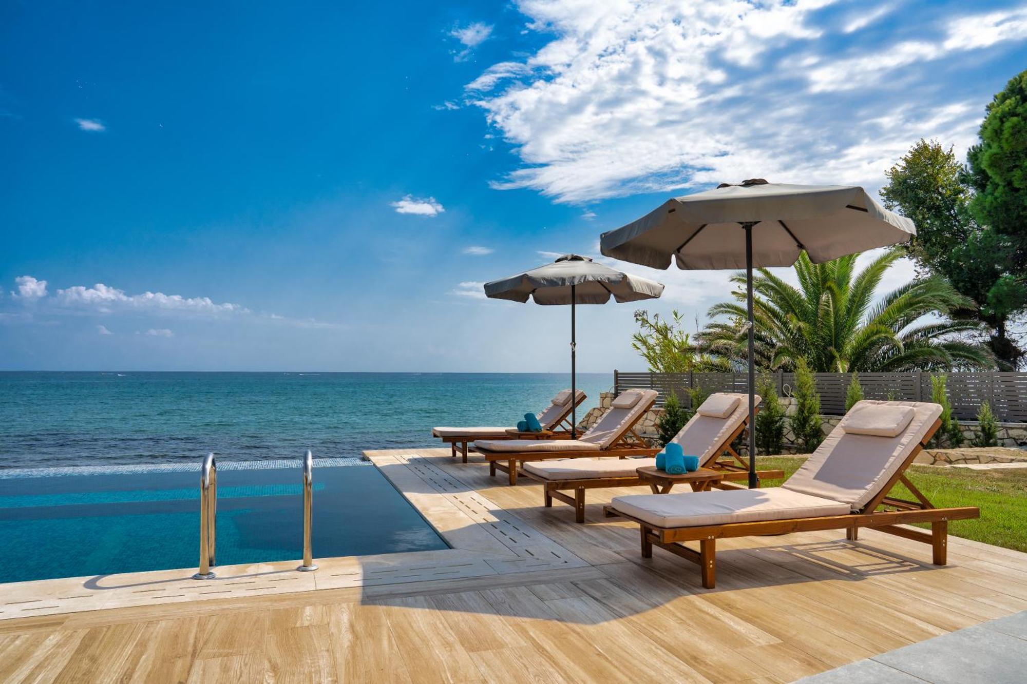 Violet Beach Front Private Villa ลากานาส ภายนอก รูปภาพ