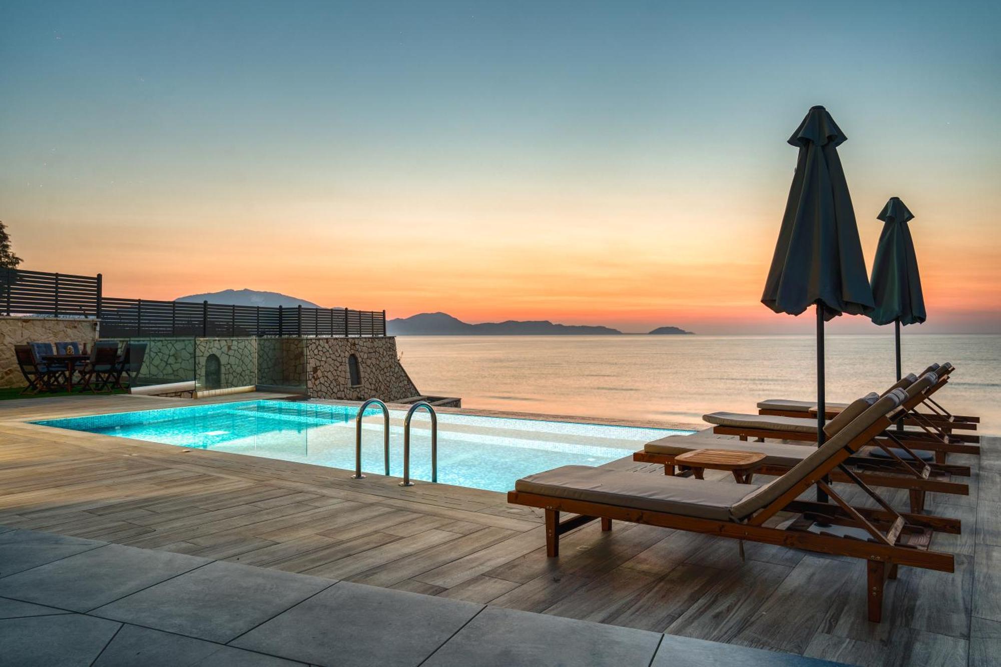 Violet Beach Front Private Villa ลากานาส ภายนอก รูปภาพ