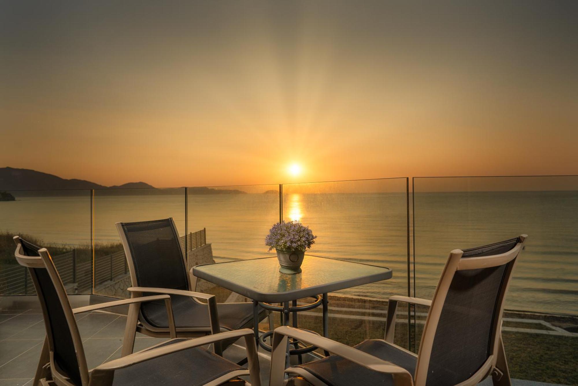 Violet Beach Front Private Villa ลากานาส ภายนอก รูปภาพ