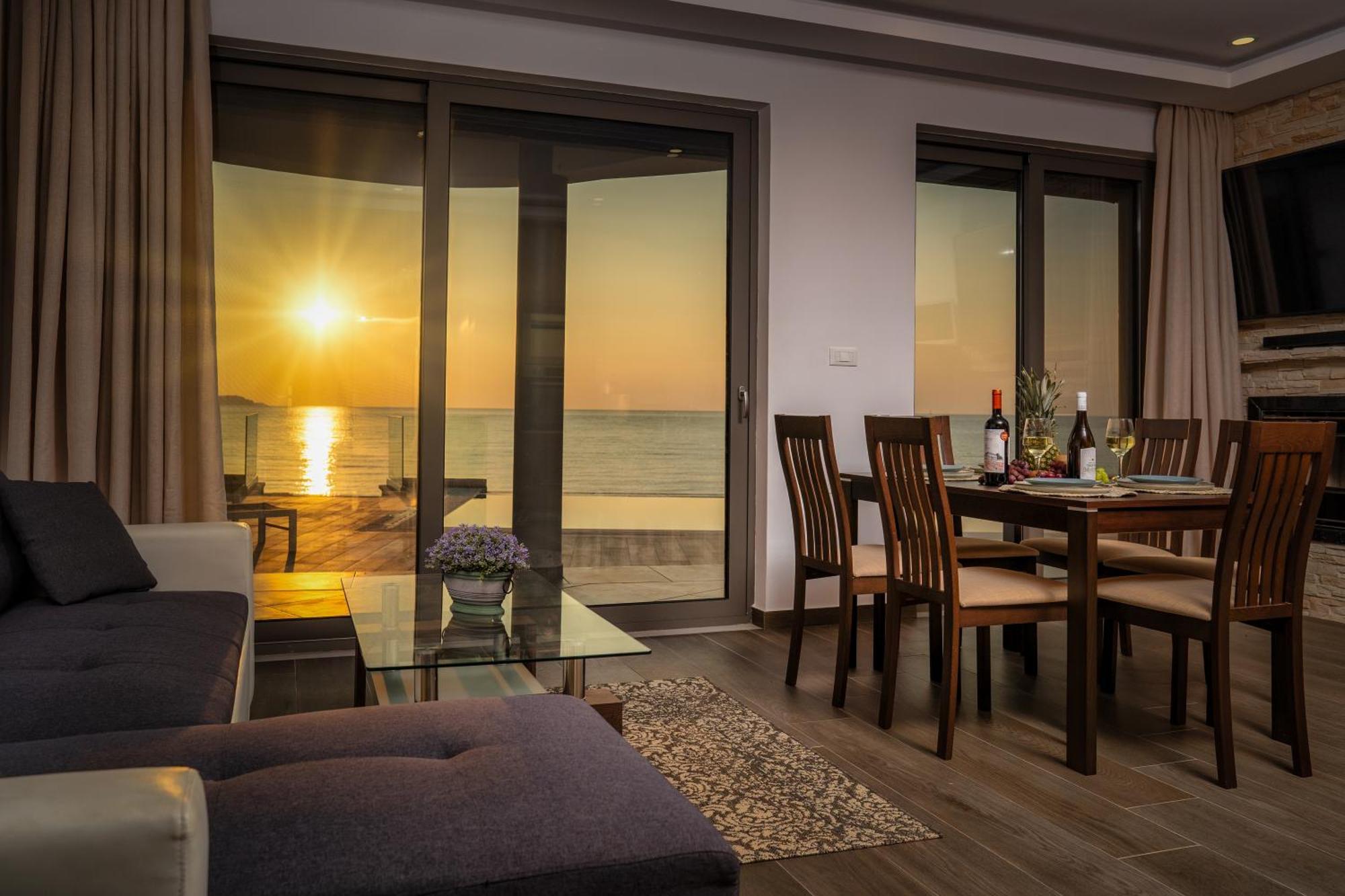 Violet Beach Front Private Villa ลากานาส ภายนอก รูปภาพ