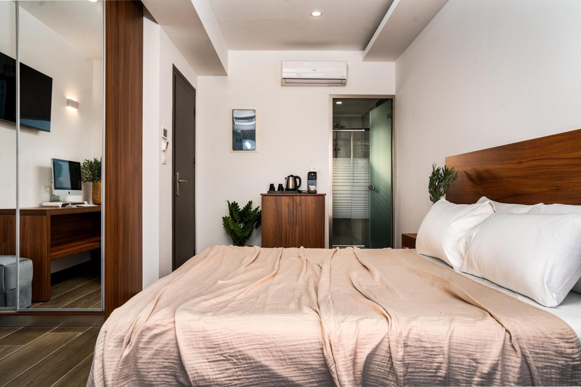 Violet Beach Front Private Villa ลากานาส ภายนอก รูปภาพ