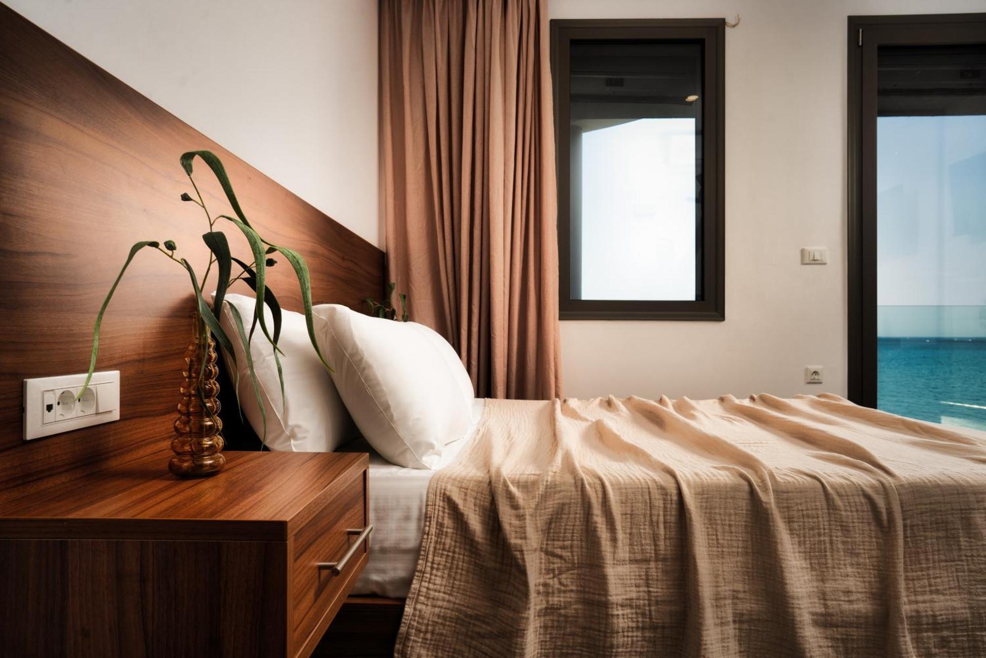 Violet Beach Front Private Villa ลากานาส ภายนอก รูปภาพ