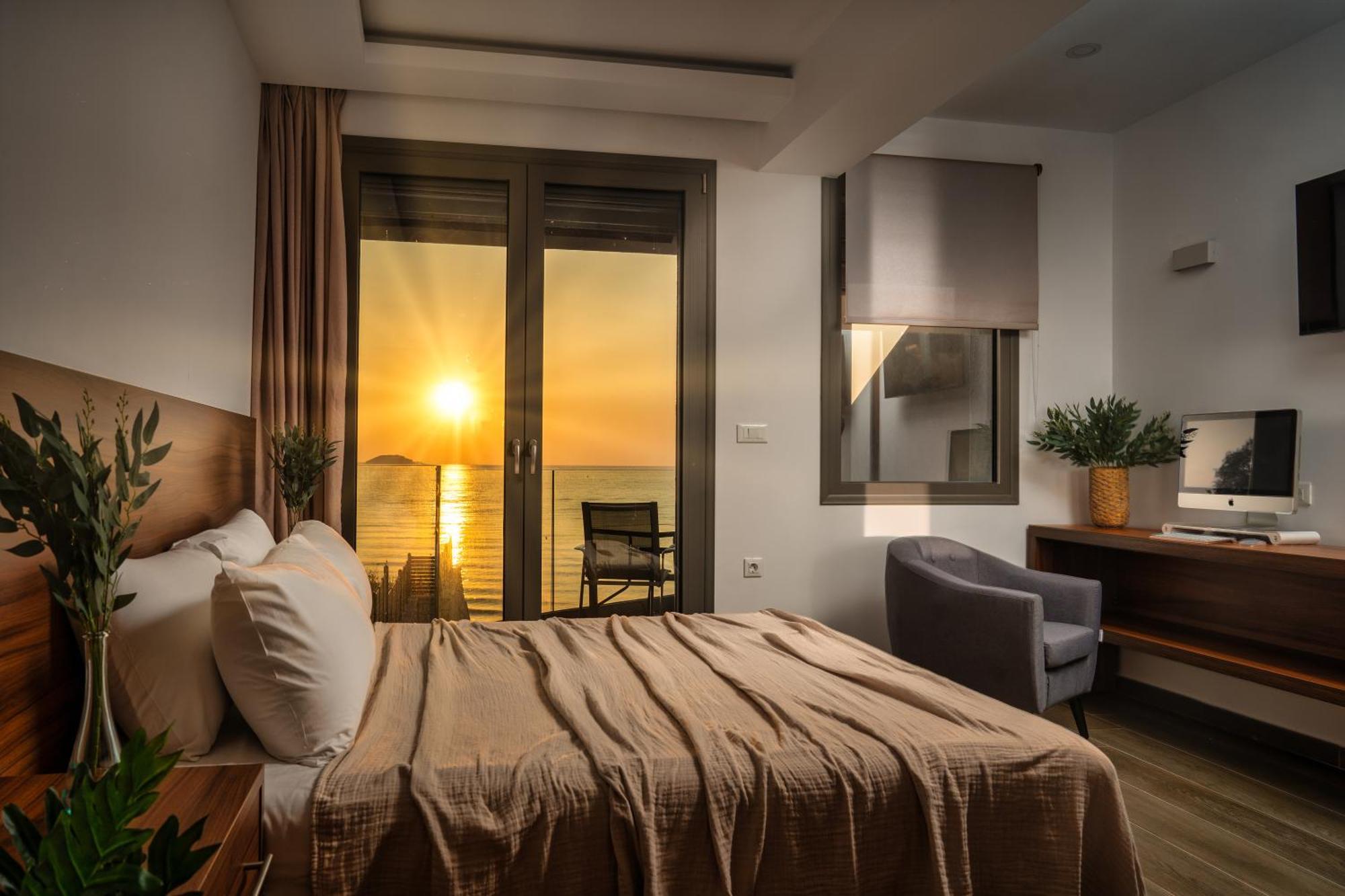 Violet Beach Front Private Villa ลากานาส ภายนอก รูปภาพ